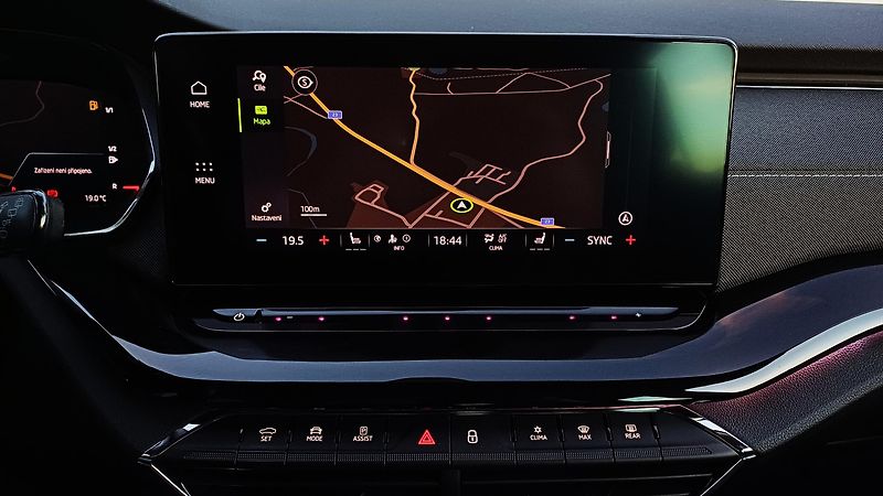 Škoda Octavia TDI 110kW DSG 4x4-1.maj-ČR-TZ- - fotka 32 z 50