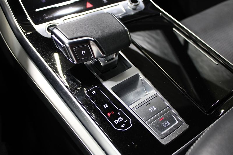 Audi Q7 3,0 TDI quattro S-Line - fotka 28 z 36