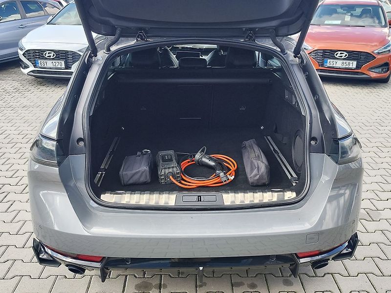Peugeot 508 1.6 PureTech/265kW PSE Hybrid - fotka 9 z 41