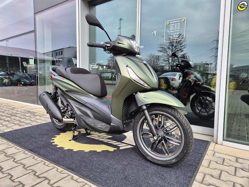 Piaggio Beverly 300 S (2024) VÝPRODEJ EURO5 - fotka 2 z 24