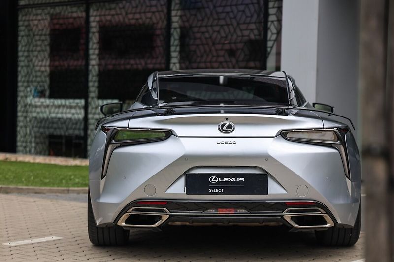 Lexus LC 500 500 BESPOKE - fotka 31 z 32