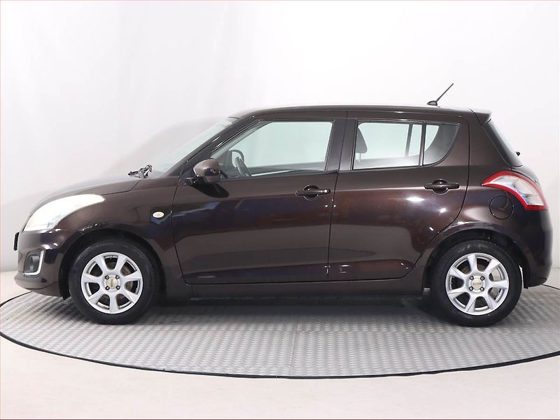 Suzuki Swift (2014) 1.2, Serv.kniha, Tempomat - fotka 3 z 15