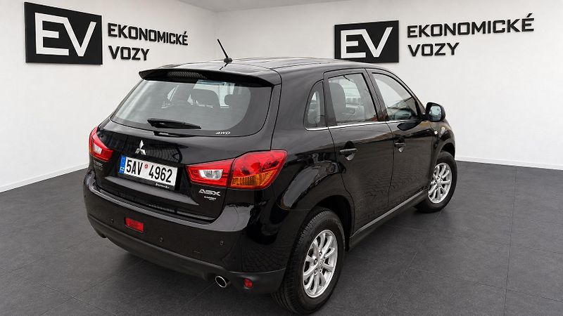 Mitsubishi ASX (2016) 1.6Di-D, ČR,4X4 - fotka 15 z 56
