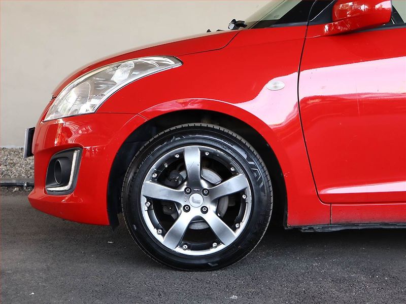 Suzuki Swift (2016) 1.2, Automat, Serv.kniha - fotka 12 z 14