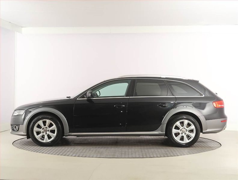 Audi A4 Allroad (2011) 2.0 TDI, 4X4, Xenony - fotka 3 z 17