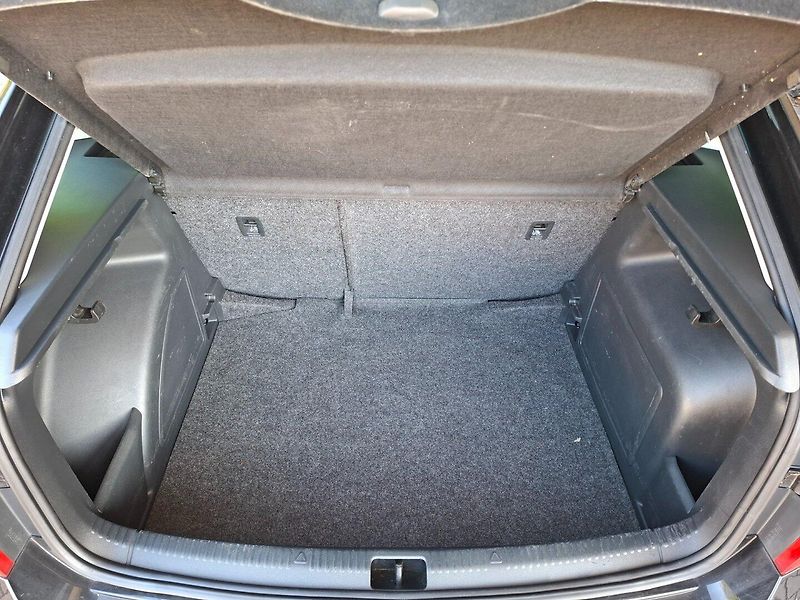 Škoda Rapid (2014) SPBK 1.2TSI 77kW -VÝBAVA! - fotka 23 z 28