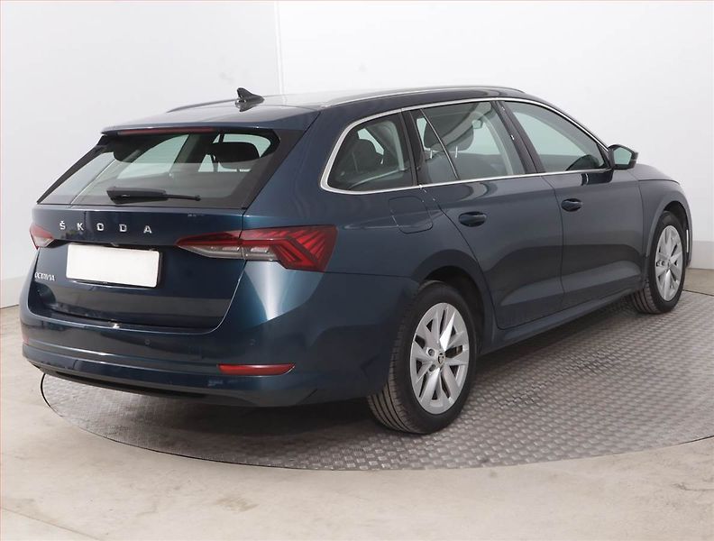 Škoda Octavia (2022) 2.0 TDI, ČR,1.maj, Serv.kniha - fotka 5 z 15