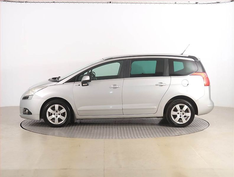 Peugeot 5008 (2013) 1.6 HDi, Tempomat - fotka 3 z 19