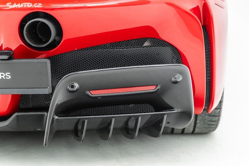 Ferrari SF90 Spider*FULL carbon*metalíza - fotka 38 z 47
