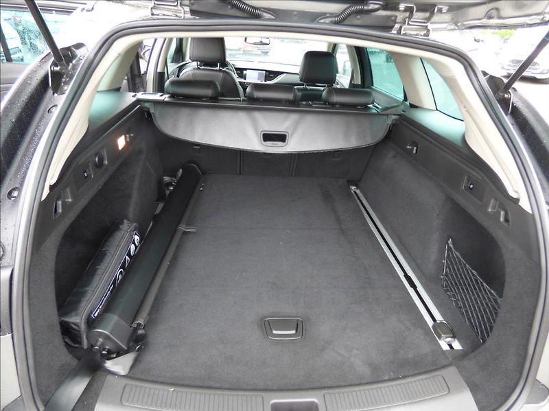 Opel Insignia 2,0 CDTi  Business Edition - fotka 33 z 39