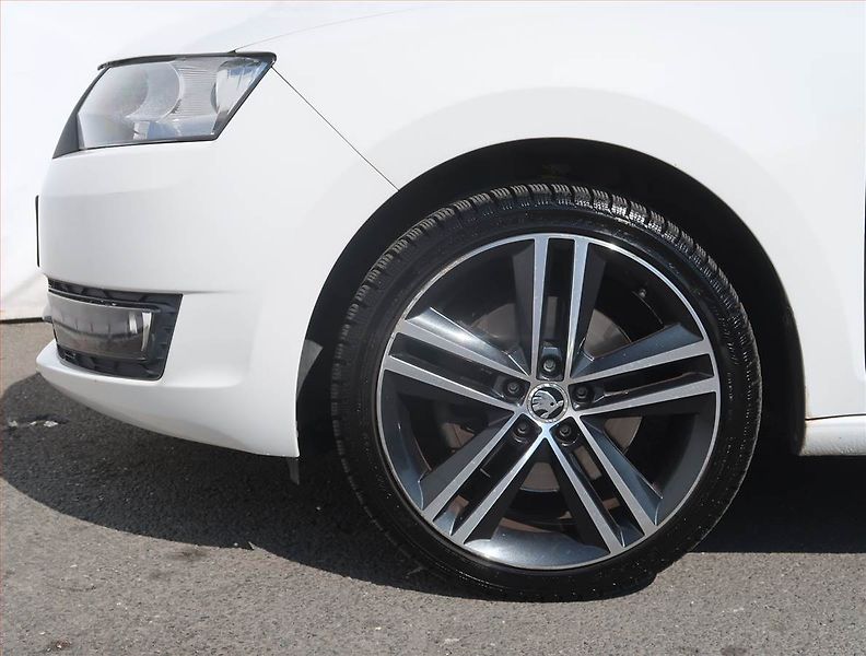 Škoda Rapid (2016) Spaceback 1.4 TSI, Automat - fotka 15 z 22