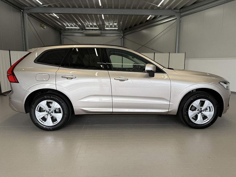 Volvo XC60 (2026) B5 2.0L 250+14 HPAT8 AWD CORE - fotka 5 z 26