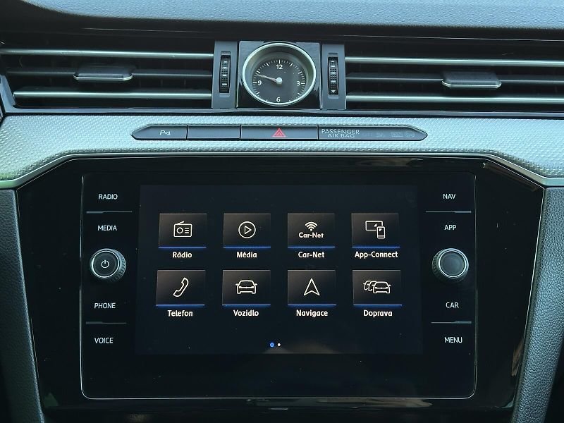Volkswagen Passat 2.0TDi 4x4 DSG R-Line KAMERA+P - fotka 30 z 44