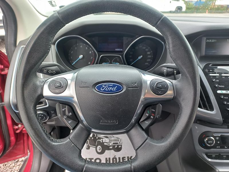 Ford Focus (2011) 1.6i 110kW  - fotka 15 z 22