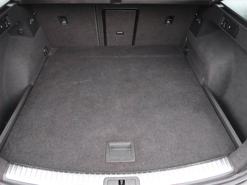 Seat Leon (2019) Style 1.5 TGI CNG, Tempomat - fotka 13 z 17