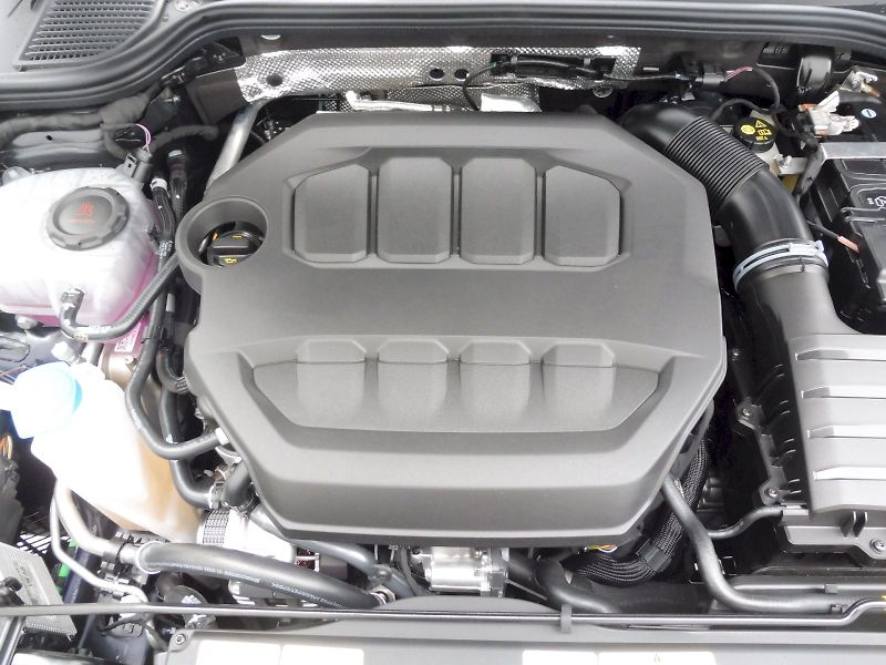 Volkswagen Golf (2026) R 2,0TSI 245 kW DSG - fotka 24 z 28