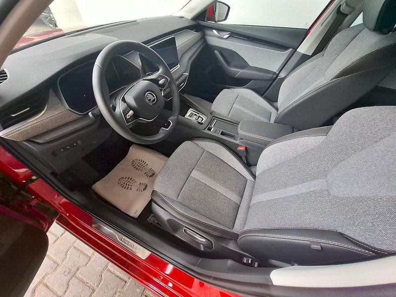 Škoda Octavia (2024) Combi STYLE TD 110/2.0 A7F - fotka 26 z 44