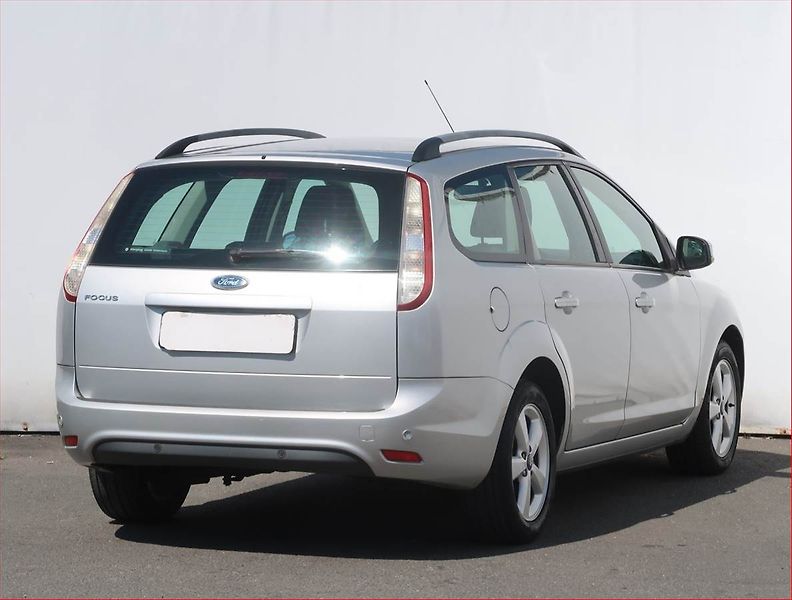 Ford Focus (2008) 1.6 16V, po STK, zamluveno - fotka 5 z 16