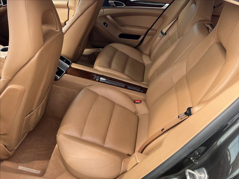 Porsche Panamera 4S,Approved,Keyless,DPH - fotka 22 z 23