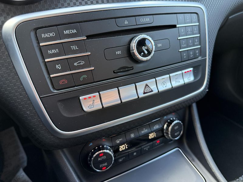 Mercedes-Benz Třídy A 180i LED NAVI KAMERA SERVISKA - fotka 26 z 40