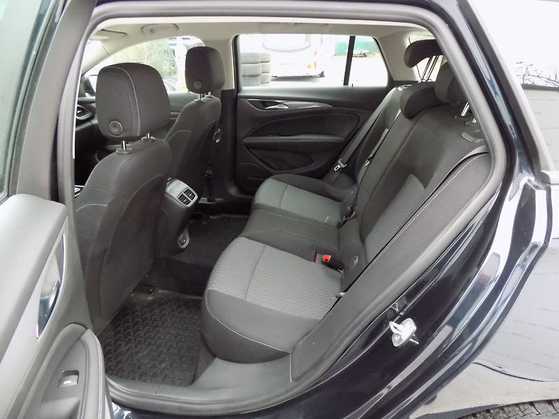Opel Insignia (2020) 1.6 CDTI/Bussines Edition/DPH/ - fotka 10 z 39