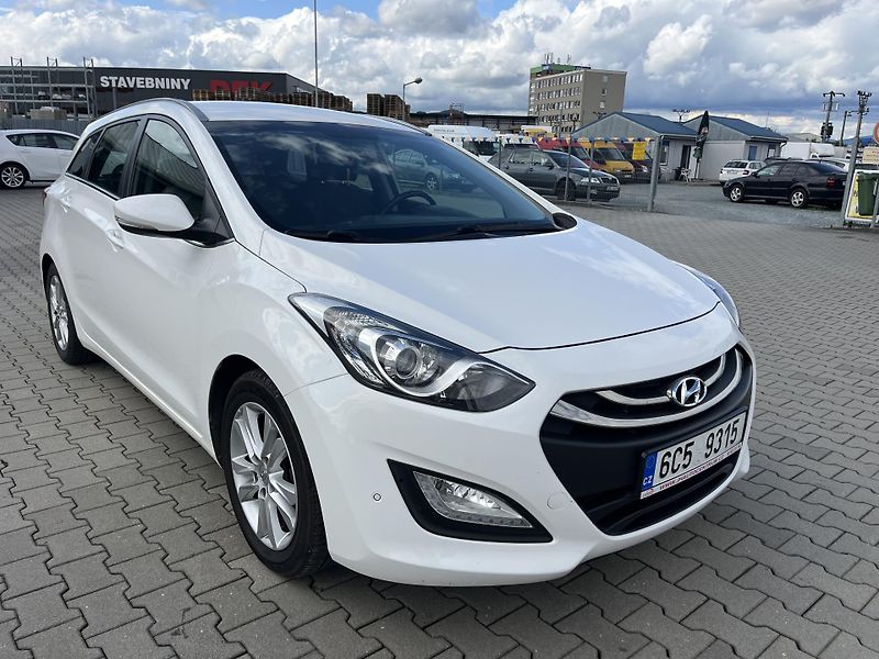 Hyundai i30 (2014) 1.6 CRDi -81kW - fotka 2 z 14