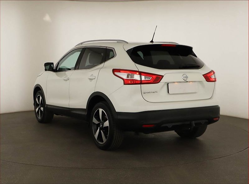 Nissan Qashqai (2015) 1.2 DIG-T, Navi, Tempomat - fotka 4 z 16