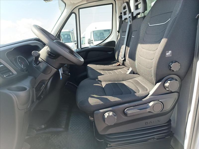 Iveco Daily 3,0   35C16 skříň hydr.čelo - fotka 9 z 14