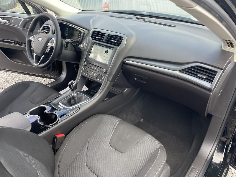 Ford Mondeo 2.0TDCi 150PS MANUAL COMBI STK - fotka 131 z 154