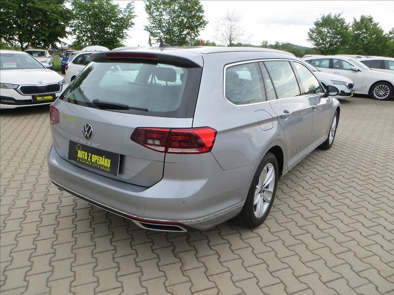Volkswagen Passat 1,5 TSI 110kW DSG Elegance ČR - fotka 8 z 26