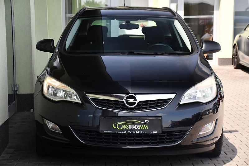Opel Astra 1.7CDTi SPORTS TOURER - fotka 9 z 31