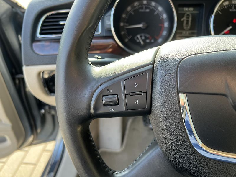 Škoda Superb (2009) 2.0TDI*125Kw*Soudn System - fotka 14 z 32