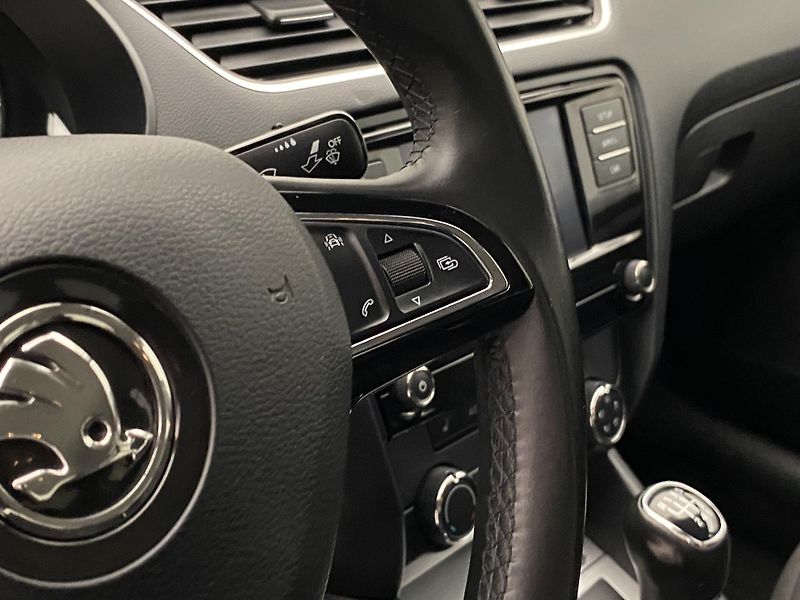 Škoda Octavia 1.4TSI AMBITION CZ REZERVACE - fotka 20 z 35