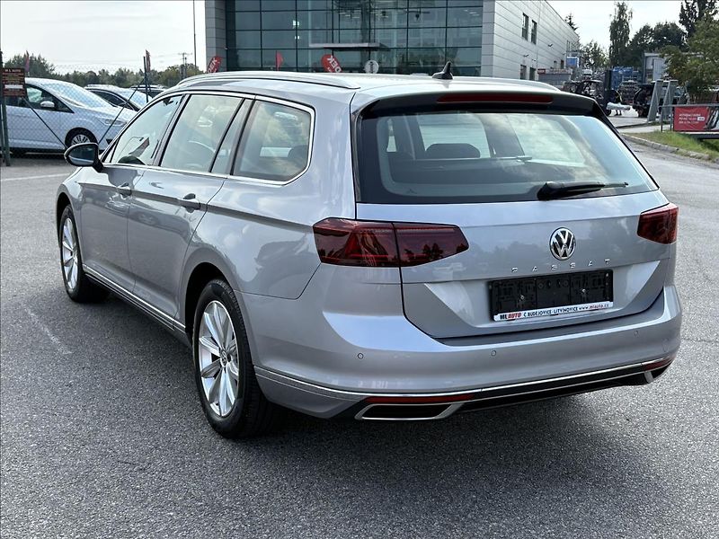 Volkswagen Passat 2,0 TDi140kW,Matrix,ACC,Kamera - fotka 45 z 45