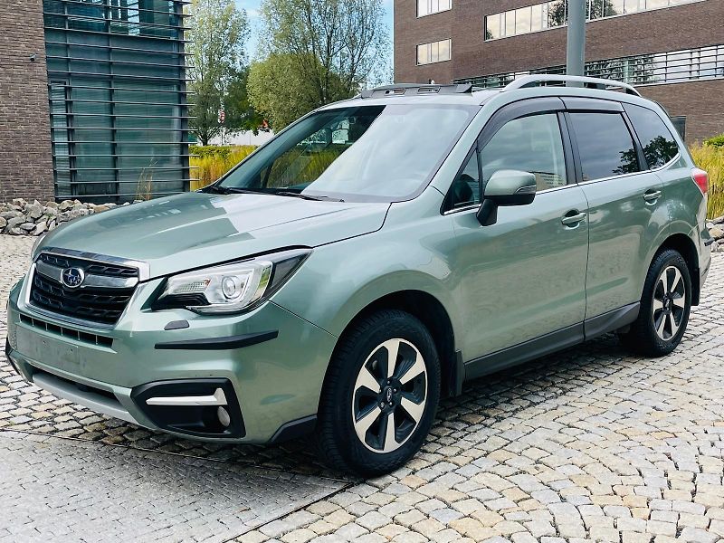 Subaru Forester 2.0i 1.MAJITEL TAŽNÉ SERVISKA - fotka 4 z 48