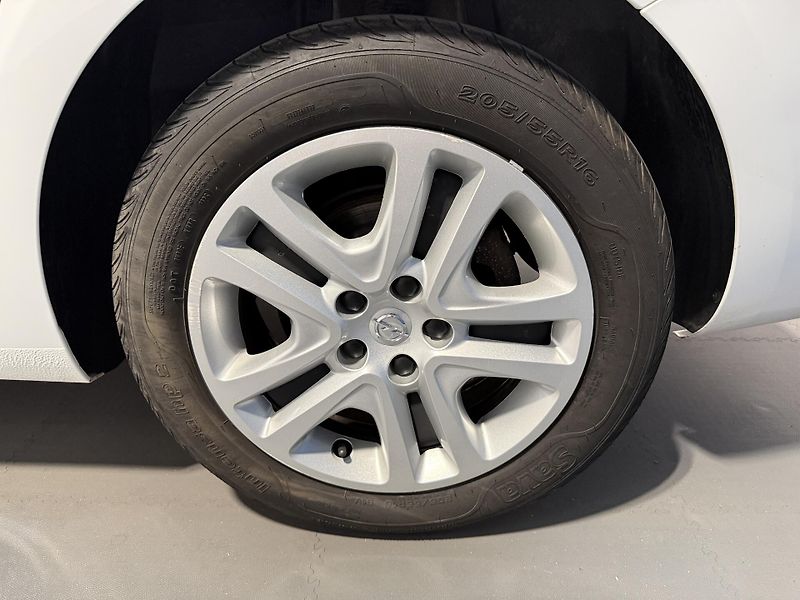 Opel Astra 1.5 CDTi 90kW Edition ST S/S - fotka 13 z 13