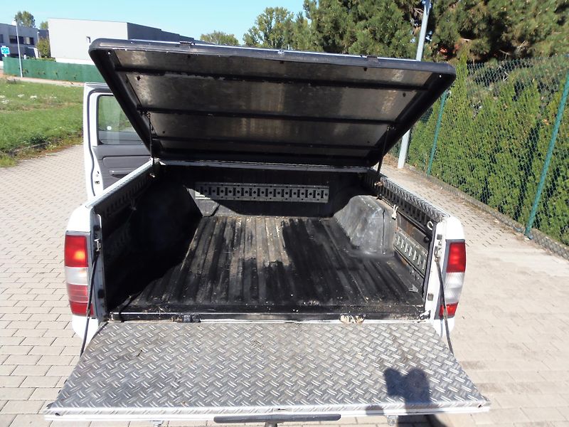 Nissan Navara (2004) 2.5 TD 4x4 redukce tažné 3T CZ - fotka 11 z 23