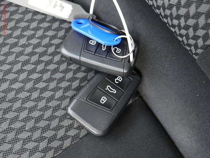 Škoda Fabia (2021) 1.0TSi, 2.maj,ČR, Style, LED - fotka 18 z 18
