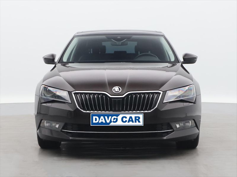 Škoda Superb 2.0 TDI 140kW 4x4 Style CZ - fotka 2 z 40