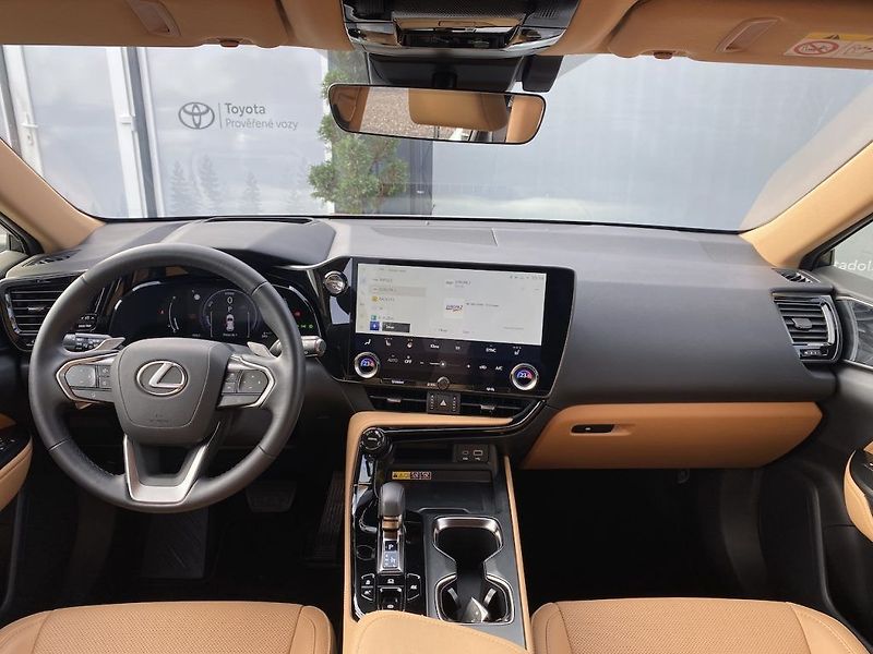Lexus NX 350h 2.5HEV, ČR, ExecutiveTOP, 4x4 - fotka 14 z 40