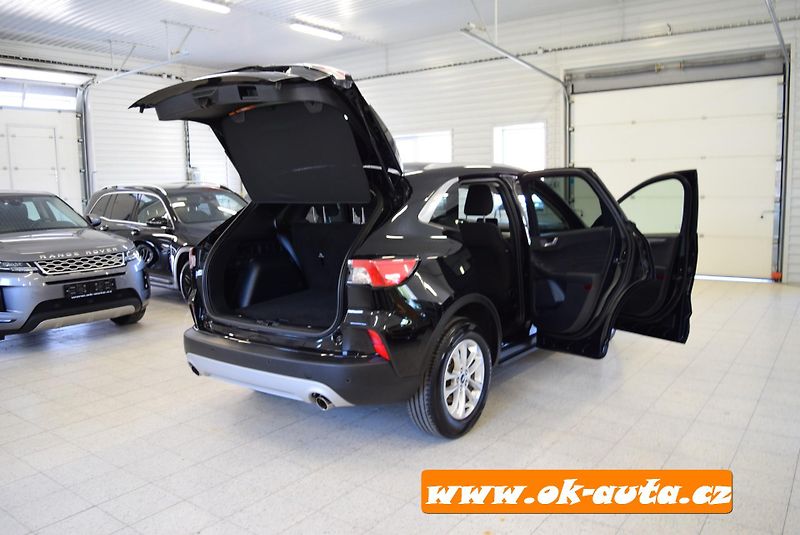 Ford Kuga 2.5 HYBRID TITANIUM 2023  - fotka 20 z 60