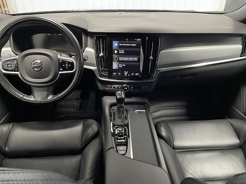 Volvo V90 2.0 D4 MOMENTUM SERVISKA - fotka 23 z 29