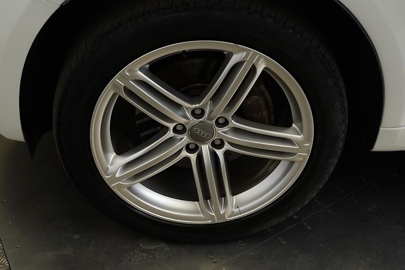 Audi Q5 - fotka 10 z 29