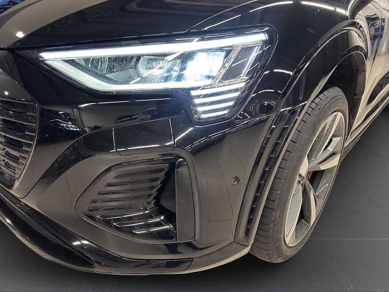 Audi SQ8 e-tron Sportback quattro Tažné - fotka 22 z 27