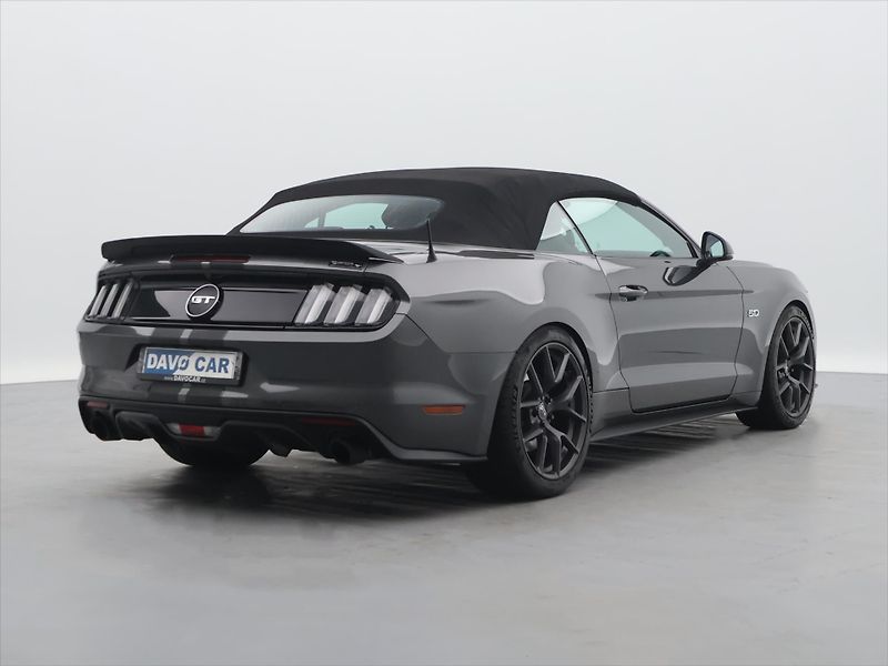 Ford Mustang GT 5,0 V8 534kW Kabriolet DPH - fotka 7 z 38