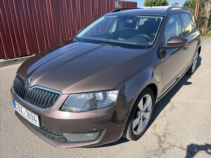 Škoda Octavia 2,0 TDi STYLE ROZVODY SERVIS - fotka 1 z 46