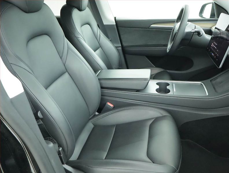 Tesla Model Y (2023) Long Range AWD 79kWh, SoH 92% - fotka 9 z 24