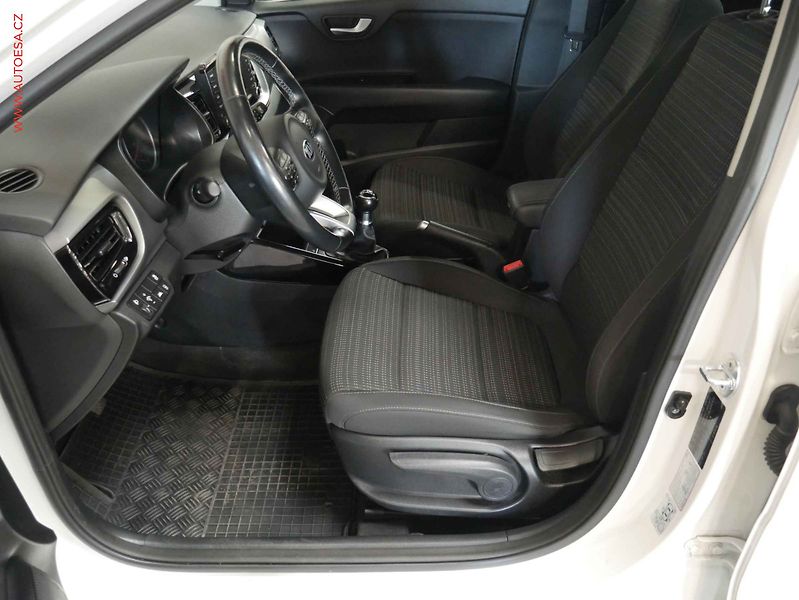 Kia Stonic (2019) 1.2i, 2.maj,ČR, navi, autoAC - fotka 9 z 21
