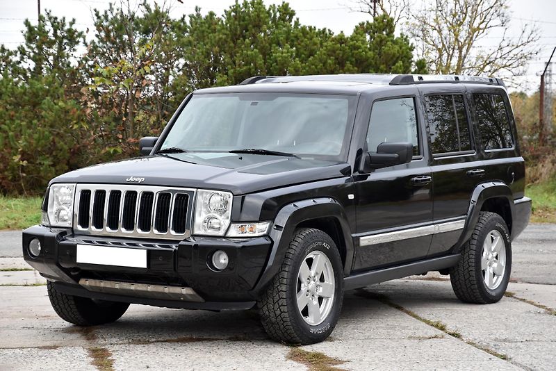 Jeep Commander 3.0 CRD V6 AT 4WD LIMITED,7SED - fotka 6 z 50