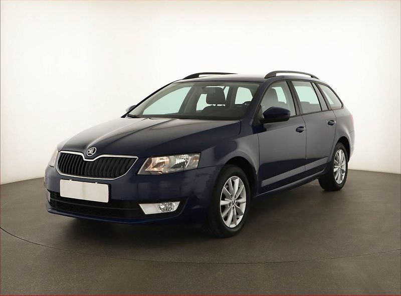 Škoda Octavia (2014) Ambition 1.6 TDI, Tempomat - fotka 2 z 12